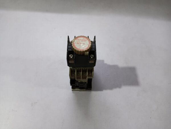 MITSUBISHI SR-N4 CONTACTOR RELAY WITH UN-TR4AN ON DELAY TIME RELAY