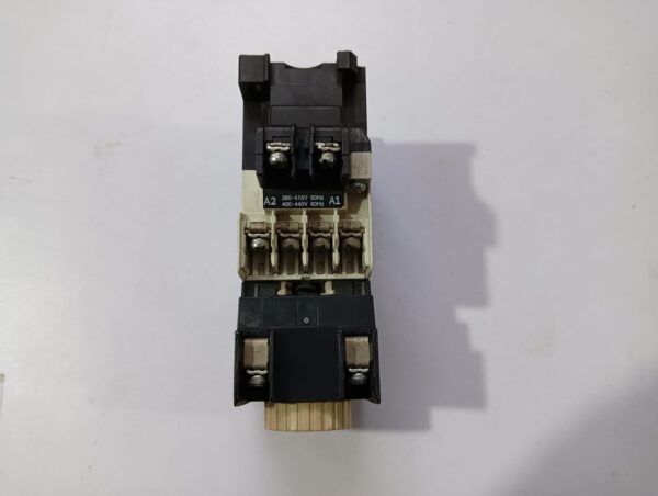 MITSUBISHI SR-N4 CONTACTOR RELAY WITH UN-TR4AN ON DELAY TIME RELAY - Image 5