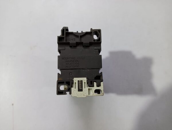 MITSUBISHI SR-N4 CONTACTOR RELAY WITH UN-TR4AN ON DELAY TIME RELAY - Image 7