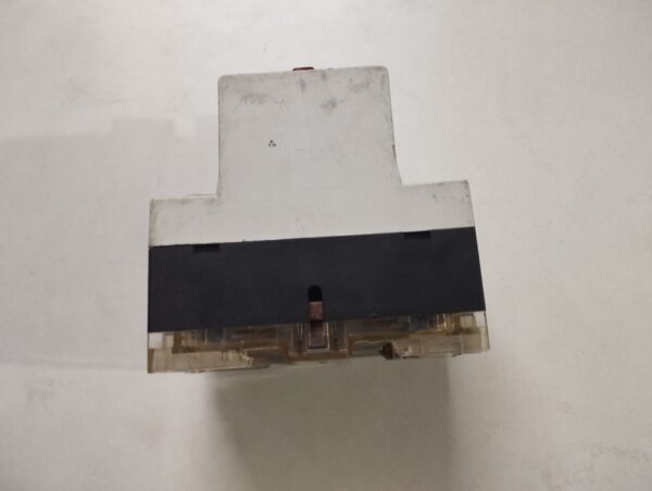 Klockner pkzm1-2,4 circuit breaker motor starter (1,6-2,4a) - Image 5