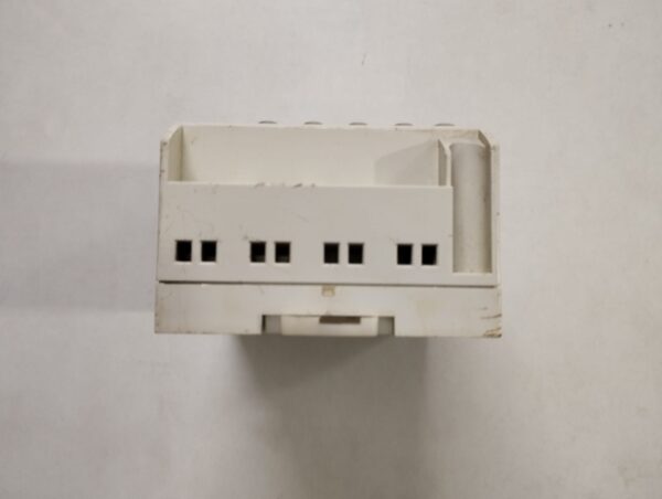 Mitsubishi Al2-10mr-D Programmable Logic Controller - Image 3