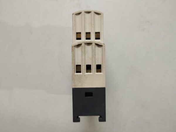 Telemecanique/Schneider Re7cv11bu Time Relay - Image 4