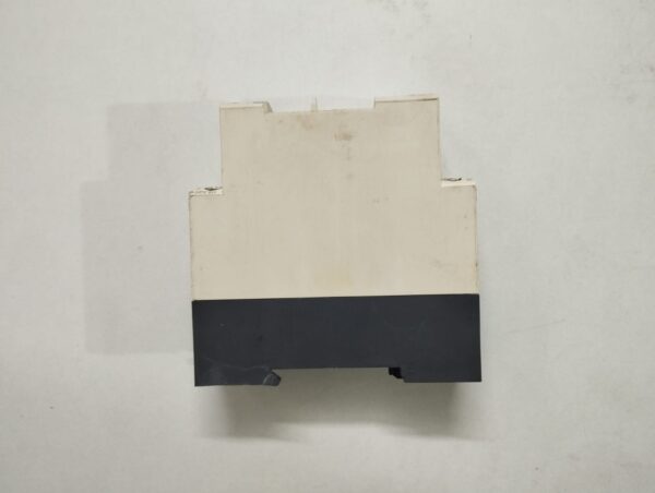 Telemecanique/Schneider Re7cv11bu Time Relay - Image 5
